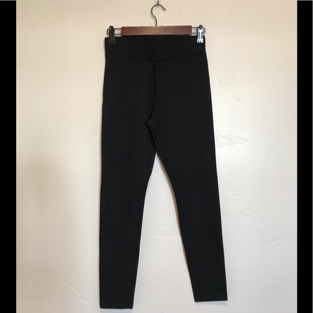 Black leggings